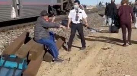 Descarrilamiento de tren en EU deja al menos tres muertos y decenas de heridos