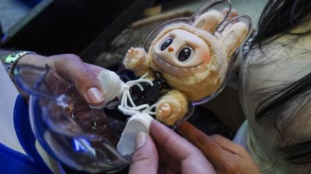 Labubus pirata puede ser un riesgo de asfixia para los niños. Foto: Cuartoscuro.com