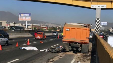 Dos motociclistas murieron tras impactarse contra un 