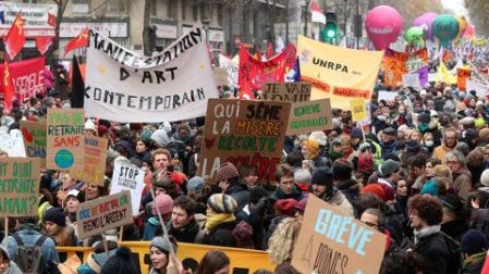 Afronta Francia semana crítica por huelga contra reforma de pensiones