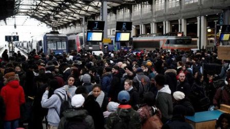 Afronta Francia semana crítica por huelga contra reforma de pensiones