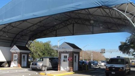 FBI apunta a terrorismo en tiroteo en base naval de Florida