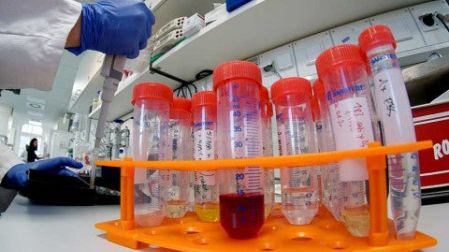 Coronavirus, el peligro acecha a corta distancia y en los ojos