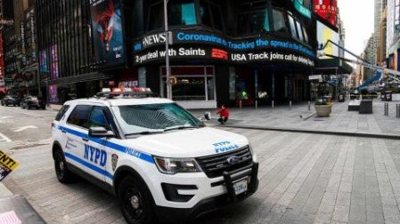 Alcalde de NY pide cuarentena nacional en EU; clama por ayuda