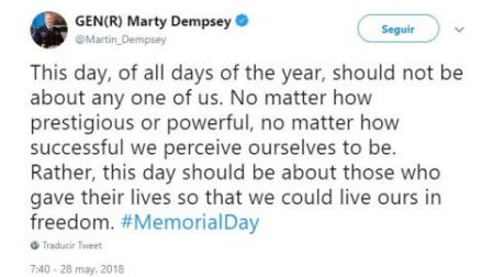 Trump rinde homenaje a soldados en Día de los Caídos