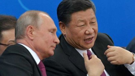 Putin regala un sauna al presidente chino, Xi Jinping