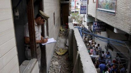 Hallan 11 cadáveres dentro de una casa en India