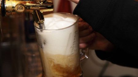Los mexicanos pagan alrededor de 44.52 pesos por tarro de cerveza. Foto: Pixabay