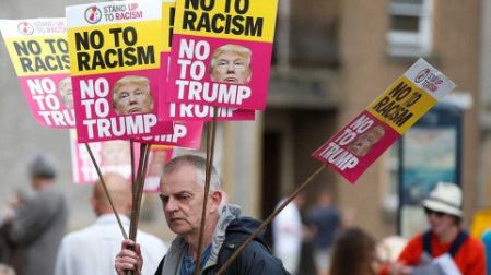 Miles repudian a Trump durante su visita a Escocia