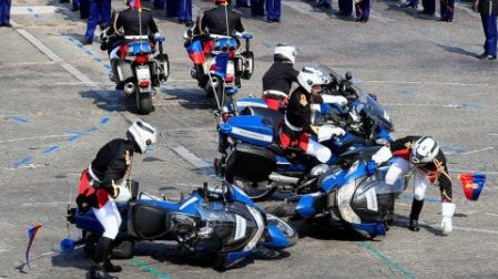 ¿Mal augurio? Errores militares manchan desfile del Día Nacional de Francia
