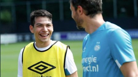 ‘Chucky’ Lozano regresa entrenamientos PSV