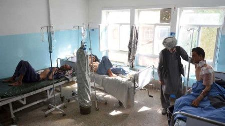 Ofensiva talibán en Afganistán deja más de 320 muertos