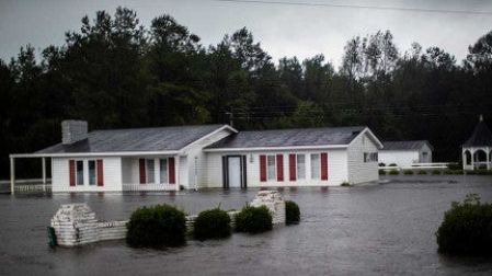 Aumentan a 13 los muertos en Estados Unidos por 'Florence'