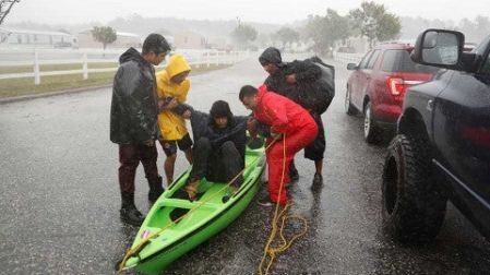 Aumentan a 13 los muertos en Estados Unidos por 'Florence'