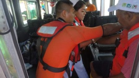 Se ordenó el zarpe de una embarcación tipo Defender con personal de Sanidad Naval para efectuar la evacuación medica del tripulante herido. Foto: Especial