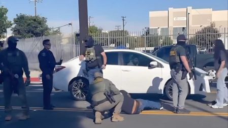 El hombre fue atropellado durante una redada de ICE. (Especial)