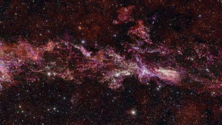 ALMA reveló la química de las estrellas en la Zona Molecular Central de la Vía Láctea, ofreciendo pistas sobre la evolución cósmica.