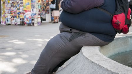 Las personas con obesidad tienen más del doble de probabilidades que las personas sin obesidad de sentirse juzgadas frecuentemente como perezosas a causa de su peso.
