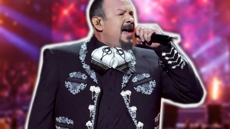 El cantante fue invitado al concierto de Peso Pluma