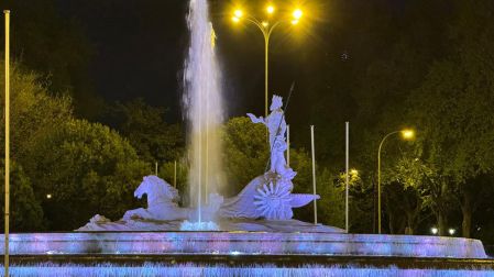 El Atlético de Madrid festejó su pase a semis en la Fuente de Neptuno