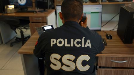 CIUDAD DE MEXICO, MEXICO 29 DE ABRIL DE 2026. UNIDAD DE LA POLICIA CIBERNETICA DE LA SECRETARIA DE SEGURIDAD CIUDADANA, DURANTE LA ENTREVISTA SOBRE LAS DENUNCIAS POR FRAUDE SOBRE MULTAS DE TRANSITO FALSAS A TRAVES DE MENSAJES DE CELULAR.FOTO: KARINA TEJADA