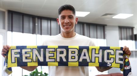Edson Álvarez no entró en la convocatoria del Fenerbahçe