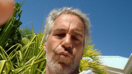 El caso Epstein sigue generando controversia internacional por sus conexiones con figuras políticas y empresariales.