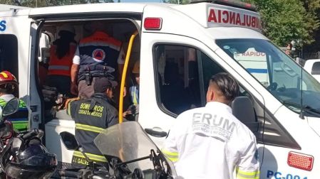 Al lugar llegaron varias ambulancias