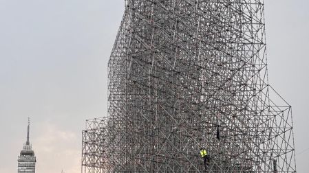 Estructuras que darán forma al Fan Fest del Mundial 2026 en el Zócalo de la CDMX