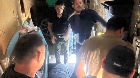 Detención de migrantes por parte de agentes de CBP