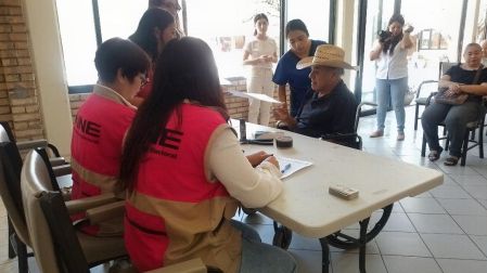 Un total de 181 personas sufragaron desde sus hogares o asilos, como el Ropero del Pobre en Saltillo.