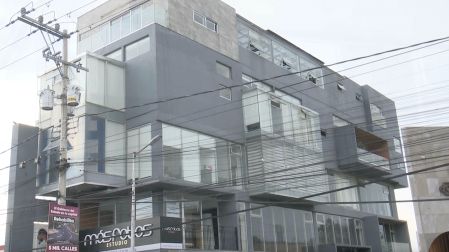 El departamento donde presuntamente ocurrió el incidente permanece asegurado.