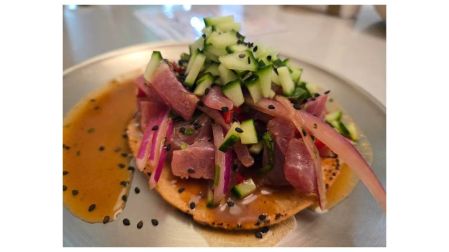 Tostada de Chalino Chino.