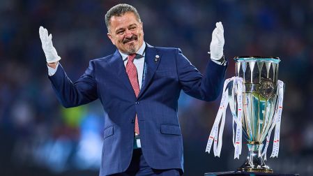 Carlos Hermosillo resaltó que Cruz Azul tiene más afición que 'Pumitas'