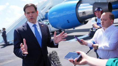 Marco Rubio afirmó que Cuba aceptó 100 mdd en ayuda humanitaria de Estados Unidos, aunque persisten dudas sobre las condiciones impuestas por Washington.