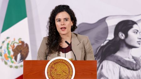 La consejera Jurídica del Ejecutivo Federal, Luisa María Alcalde indicó que esta Comisión servirá de vínculo entre los partidos políticos que voluntariamente decidan participar y las autoridades de seguridad, inteligencia y procuración de justicia.
