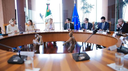 El canciller Roberto Velasco se reunió con Kaja Kallas, Alta Representante de la Unión Europea para Asuntos Exteriores y Política de Seguridad.