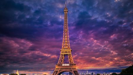 La Torre Eiffel fue construida por Gustave Eiffel para la Exposición Universal de 1889.