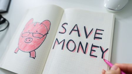 ¿Olvidaste tu meta de ahorrar? Así puedes rescatar tus finanzas a mitad de año.