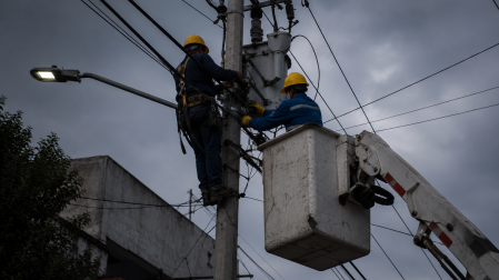 La CFE ofrece servicios de emergencia en caso de apagón eléctrico.