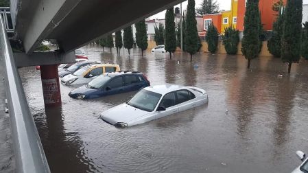 Las fuertes lluvias provocaron inundaciones en calles de Hidalgo