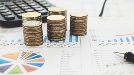 Moody's recorta calificaciones a 8 instituciones financieras en México