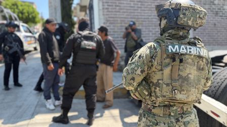 Durante una de las intervenciones fue detenido Ulises “N”, de 29 años de edad, quien al ver la presencia policial intentó escapar