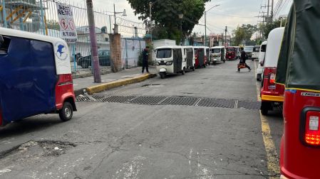 Aunque la movilidad que ofrecen las mototaxis es indispensable, la expansión del servicio ha abierto espacios para la extorsión.