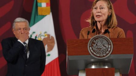 Tatiana Clouthier, durante la mañanera del entonces presidente Andrés Manuel López Obrador.