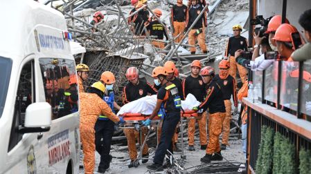 Las autoridades indicaron que la persona cuya muerte se ha confirmado es un ciudadano malasio de 65 años.
