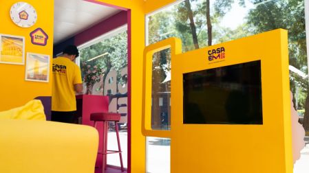 La sala es una de las habitaciones para explicar síntomas de esclerosis múltiple