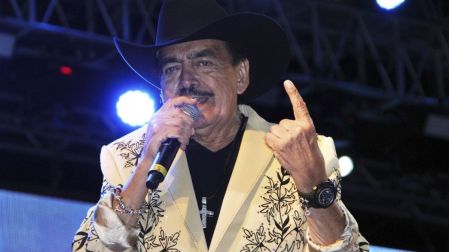 La exesposa del cantante negó buscar quedarse con todo el patrimonio.