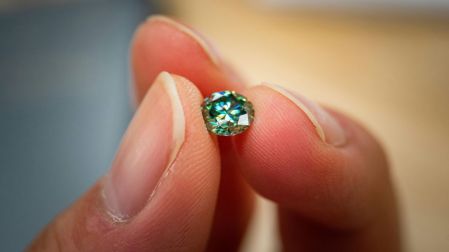 Los diamantes de laboratorio pasan casi todas las pruebas caseras tradicionales.