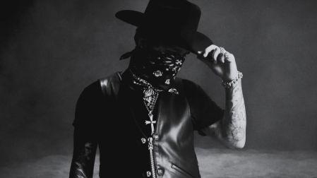 ¿Cómo lidia Christian Nodal con las malas críticas? Esto confesó el cantante